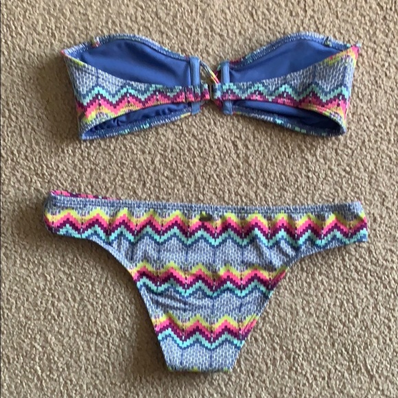 Roxy Bikini - Picture 3 of 5